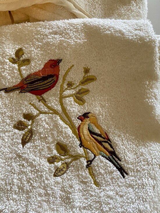 Avanti Gilded Birds Embroidered Towels Set Cotton Bath Hand Towels & Washcloth - Picture 2 of 9